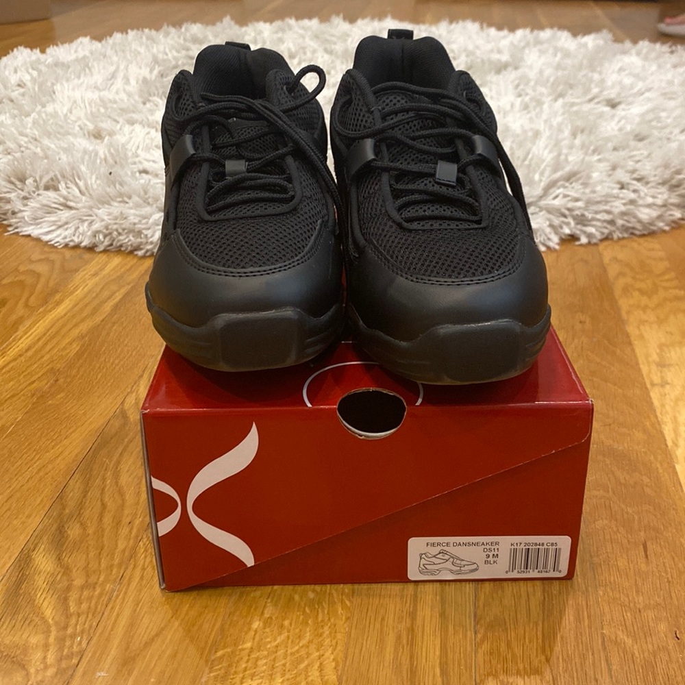 Capezio dance shoes black size 9 worn once